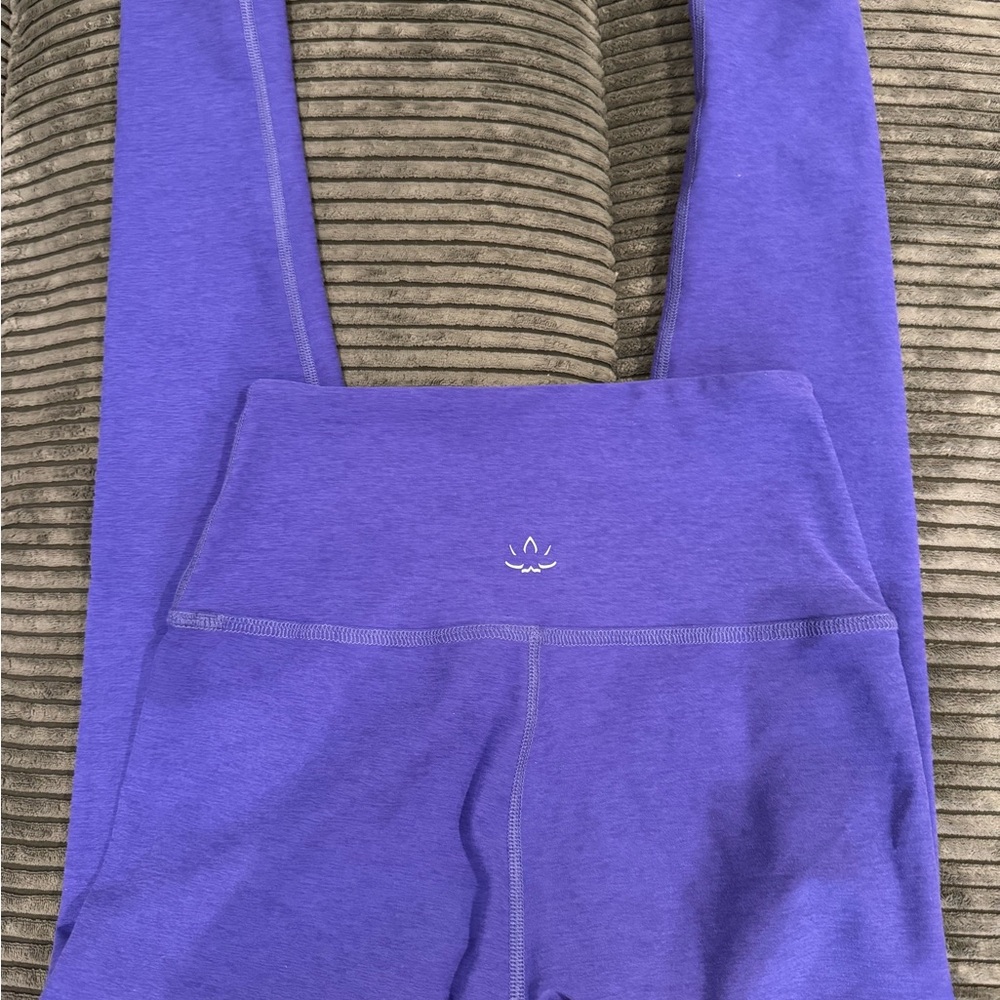 Beyond Yoga caught in the midi leggings Purple Leggings